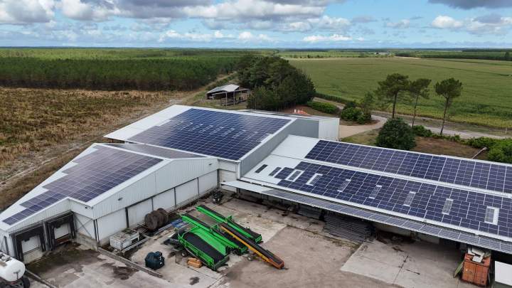 Installation solaire sur toit résidentiel en Auvergne