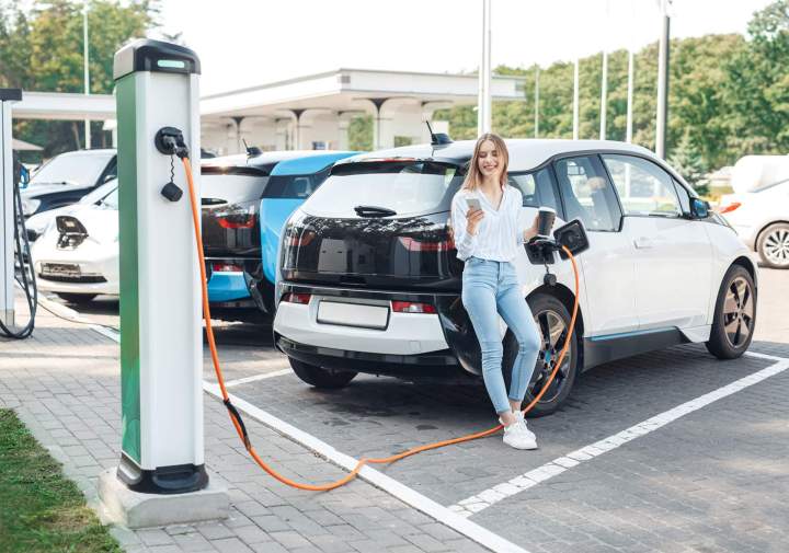 Bornes pour véhicules électriques en Auvergne
