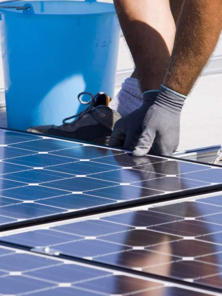 Panneaux solaires en toiture en Auvergne