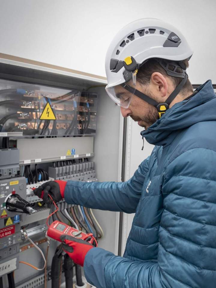 Installation de batteries solaires en Auvergne